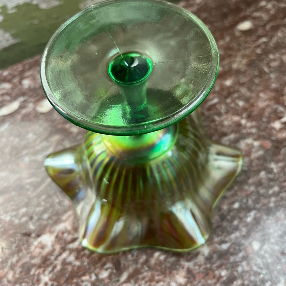 Carnival glass footed dish. Beautiful condition. - Picture 3 of 6